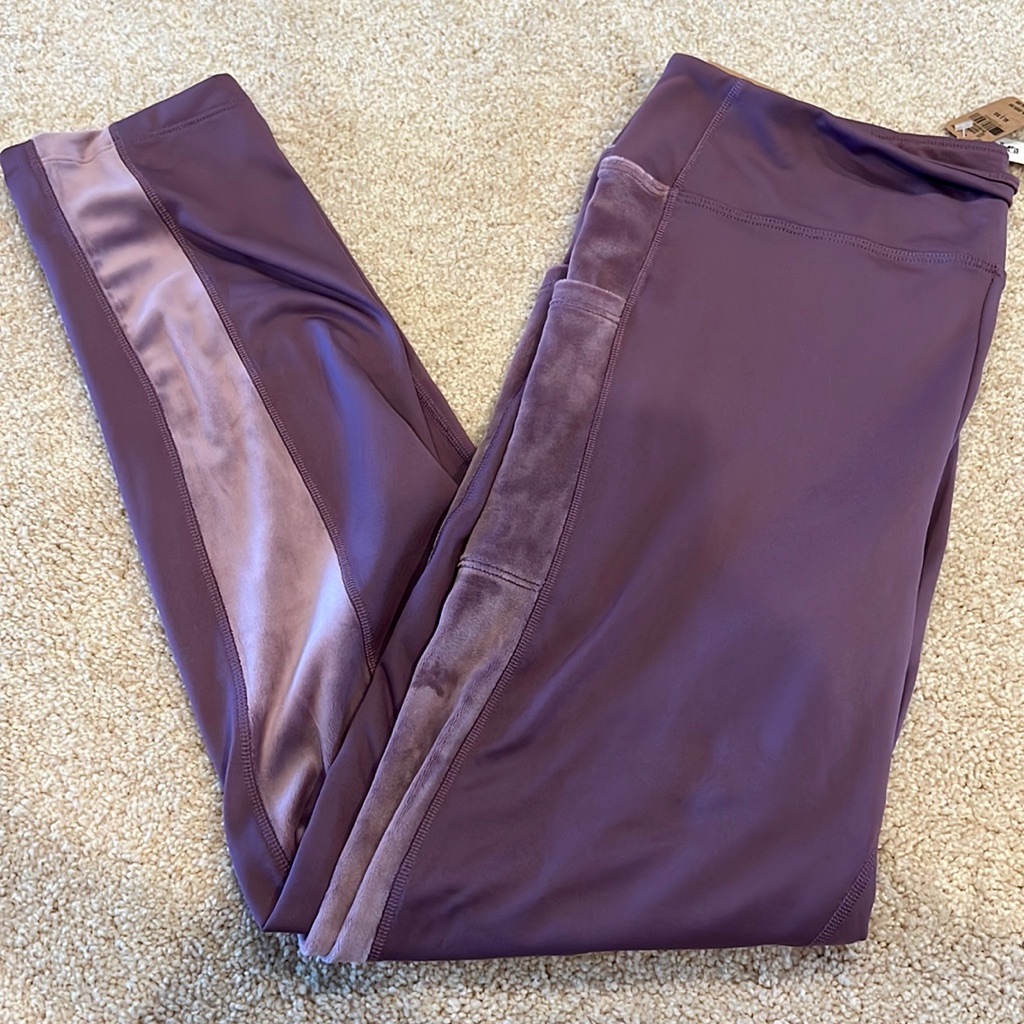 Nwt Vs Pink Varsity Winter Leggings